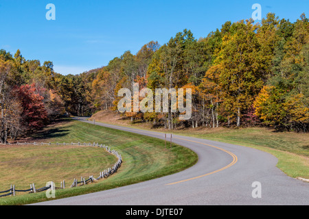 Blue Ridge Parkway en automne en Virginie. Banque D'Images