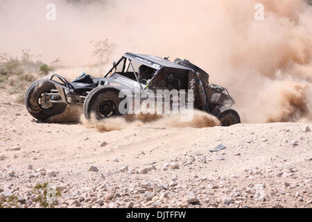 27 mars, 2010 10 Classe pilote buggy Mikey Lawrence (# 1070) races à travers la vase et des pierres à la ronflent, Menthe 400 course hors route à l'extérieur de Las Vegas au Nevada. (Crédit Image : © Mike/Ingalsbee ZUMApress.com) Southcreek/mondial Banque D'Images