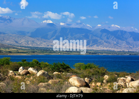 Le lac Issyk Kul, Issyk Kul oblast, Kirghizistan Banque D'Images