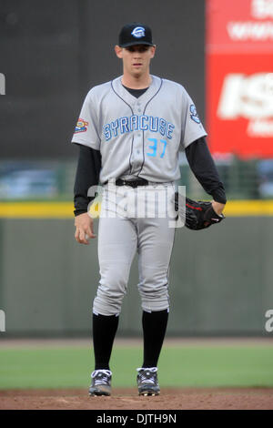 Le lanceur partant de Syracuse Stephen Strasburg étapes sur le caoutchouc pour commencer la partie inférieure de la deuxième manche contre Rochester. Nationals de Washington le tangage perspective Stephen Strasburg a obtenu la victoire pour Syracuse défait Rochester 5-pour-1 devant une foule de 12 590 vente à Frontier Field à Rochester, NY (crédit Image : © Michael Johnson/ZUMApress.com) Southcreek/mondial Banque D'Images