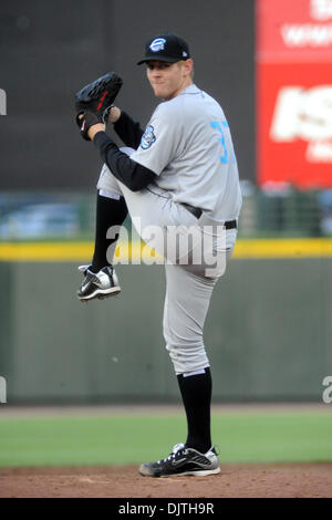 Le lanceur partant de Syracuse Stephen Strasburg offre une hauteur en bas de la deuxième manche contre Rochester. Nationals de Washington le tangage perspective Stephen Strasburg a obtenu la victoire pour Syracuse défait Rochester 5-pour-1 devant une foule de 12 590 vente à Frontier Field à Rochester, NY (crédit Image : © Michael Johnson/ZUMApress.com) Southcreek/mondial Banque D'Images