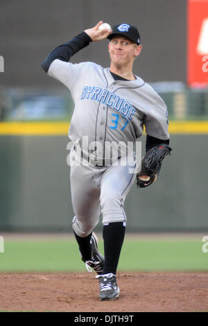 Le lanceur partant de Syracuse Stephen Strasburg offre une hauteur en bas de la deuxième manche contre Rochester. Nationals de Washington le tangage perspective Stephen Strasburg a obtenu la victoire pour Syracuse défait Rochester 5-pour-1 devant une foule de 12 590 vente à Frontier Field à Rochester, NY (crédit Image : © Michael Johnson/ZUMApress.com) Southcreek/mondial Banque D'Images