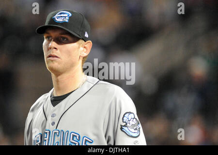 Le lanceur partant de Syracuse Steven Strasburg sort de la butte pour le début de la septième manche contre Rochester. Nationals de Washington le tangage perspective Stephen Strasburg a obtenu la victoire pour Syracuse défait Rochester 5-pour-1 devant une foule de 12 590 vente à Frontier Field à Rochester, NY (crédit Image : © Michael Johnson/ZUMApress.com) Southcreek/mondial Banque D'Images