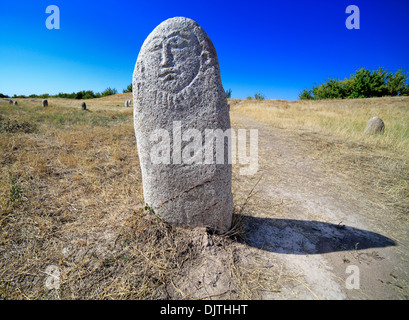 Balbals, d'anciennes sculptures turques (6e-10e siècle), près de la tour Burana, oblast de Chuy, Kirghizistan Banque D'Images