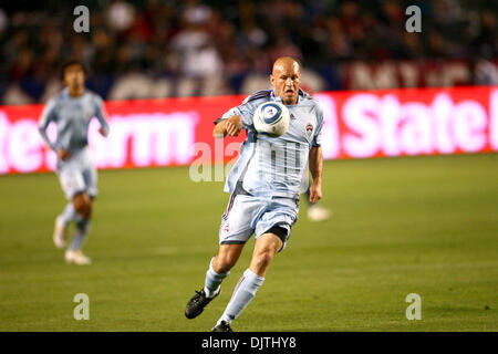 Colorado Rapids avant Conor Casey traque l'un coup de pied au cours de la deuxième moitié des rapides 1-0 victoire sur Chivas USA. (Crédit Image : © Tony Leon/ZUMApress.com) Southcreek/mondial Banque D'Images