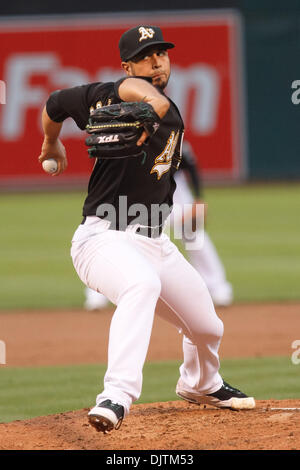 17-MAI-2010 : Oakland, CA : Oakland Athletics héberge les Mariners de Seattle. Le lanceur partant Oakland Athletics Gio Gonzalez (47) offre un terrain. L'athlétisme gagner le match 8-4. (Crédit Image : © Southcreek Dinno Kovic/global/ZUMApress.com) Banque D'Images