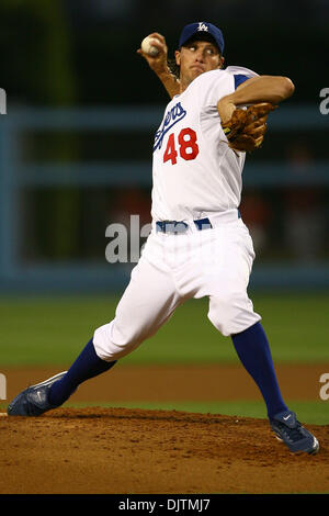 1 juin 2010 : le lanceur partant des Dodgers de Los Angeles, John Ely fait un pas dans la quatrième manche. Au cours d'un match entre rivaux, Division de l'Ouest Arizona Diamondbacks et Dodgers de Los Angeles, au Dodger Stadium. (Crédit Image : © Tony Leon/ZUMApress.com) Southcreek/mondial Banque D'Images