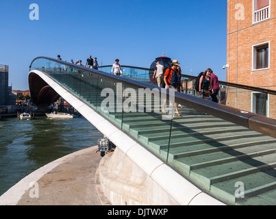 Le Pont de la Constitution (Ponte di Calatrava) nouveau pont sur le Grand Canal, Venise, Italie Banque D'Images