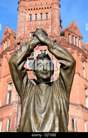 Brian Howard Clough, statue en bronze Orateurs Conner Nottingham, Royaume-Uni. Banque D'Images