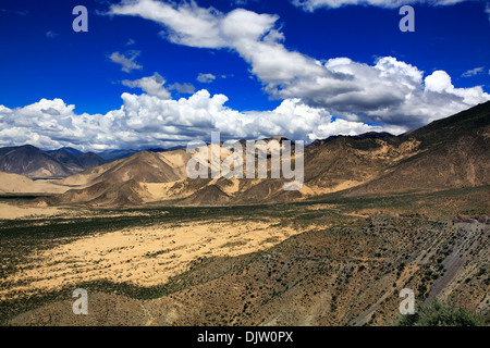 Yarlung Tsangpo (Brahmapoutre) River Valley, Lhoka (préfecture de Shannan), Tibet, Chine Banque D'Images