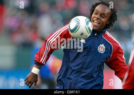 24 avril 2010 : Chivas USA en avant # 77 Chijindu Chukwudi se réchauffe avant le début de l'Chivas USA vs les San Jose Earthquakes match au Home Depot Center de Carson, en Californie. Chivas a ensuite battu les tremblements de terre avec un score final de 3-2. Crédit obligatoire : Brandon Parry / Southcreek Global (Image Crédit : © Brandon Parry/ZUMApress.com) Southcreek/mondial Banque D'Images