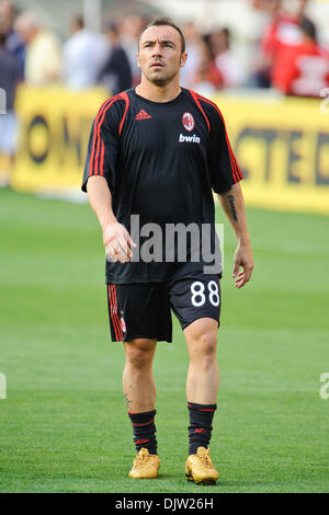 30 mai2010 : le milieu de terrain du Milan AC Christian Brocci (20) avant le match amical entre l'incendie de Chicago et de l'AC Milan au Toyota Park de Bridgeview, Illinois. L'AC Milan a battu l'incendie 1-0. (Crédit Image : © John Rowland/ZUMApress.com) Southcreek/mondial Banque D'Images