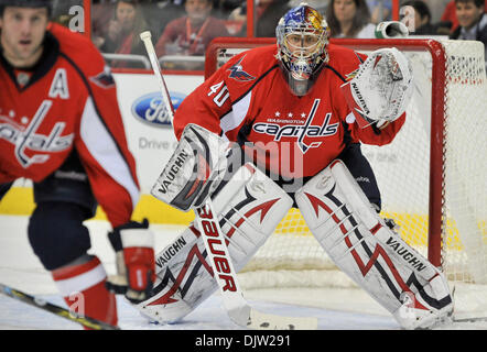 Washington D.C. Verizon Center. .Les Capitals de Washington Semyon Varlamov gardien (40), action de jeu de la LNH, le Lightning de Tampa Bay à Washington, Caps menant 3-2 lors de la deuxième période. (Crédit Image : © Roland Pintilie/global/ZUMApress.com) Southcreek Banque D'Images
