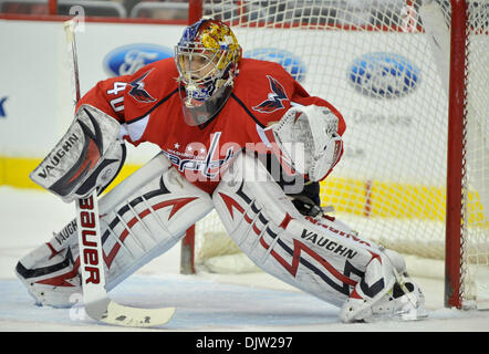 Washington D.C. Verizon Center. .Les Capitals de Washington Semyon Varlamov gardien (40), action de jeu de la LNH, le Lightning de Tampa Bay à Washington, Caps menant 3-2 lors de la deuxième période. (Crédit Image : © Roland Pintilie/global/ZUMApress.com) Southcreek Banque D'Images