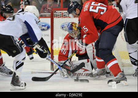 Washington D.C. Verizon Center. .Les Capitals de Washington Semyon Varlamov gardien (40) deuxième période d'action de la LNH, le Lightning de Tampa Bay à Washington, Caps menant 3-2 lors de la deuxième période. (Crédit Image : © Roland Pintilie/global/ZUMApress.com) Southcreek Banque D'Images