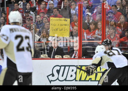 Washington D.C. Verizon Center. .Les Capitals de Washington, des fans de la LNH l'action ; les Penguins de Pittsburgh à Washington qui prennent la victoire en prolongation 4-3 en fusillade. (Crédit Image : © Roland Pintilie/global/ZUMApress.com) Southcreek Banque D'Images