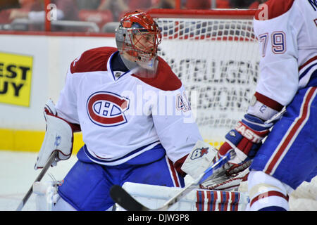 Washington DC, le Verizon Center.gardien Canadien de Montréal Jaroslav Halak # 41 impuissants, Nicklas Backstrom montres # 19 séries éliminatoires de la LNH, objectif 2, jeu d'action de jeu entre les Canadiens de Montréal à Washington qui prennent la victoire (6-5) en prolongation après retrait 4-1 (crédit Image : © Roland Pintilie/global/ZUMApress.com) Southcreek Banque D'Images