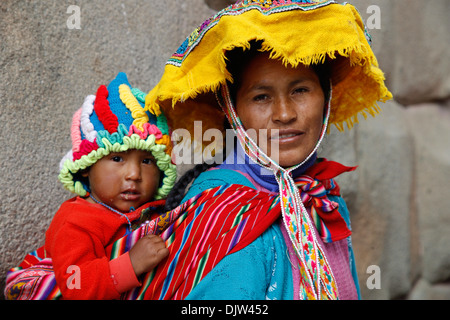 Portrait de Mère et fille Quechua, Cuzco, Pérou. Banque D'Images