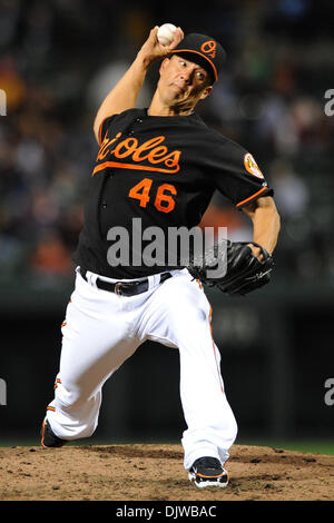 Le 1er octobre 2010 - Baltimore, Maryland, États-Unis d'Amérique - le lanceur partant des orioles de Baltimore, Jeremy Guthrie (46) fait un pas lors de la cinquième manche du match de vendredi soir contre les Tigers de Detroit à Camden Yards de Baltimore, MD. Les orioles défait les Tigres 2-1. (Crédit Image : © Russell Tracy/global/ZUMApress.com) Southcreek Banque D'Images