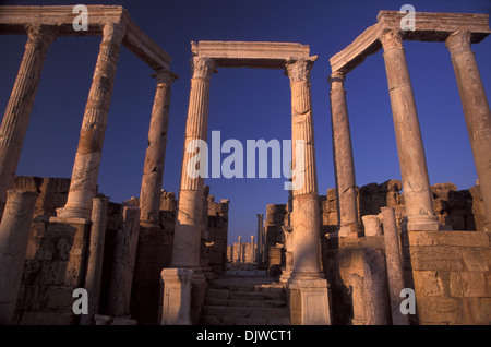 Théâtre, Leptis Magna, au coucher du soleil. La Libye Banque D'Images