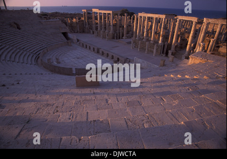 Théâtre, Leptis Magna, au coucher du soleil. La Libye Banque D'Images