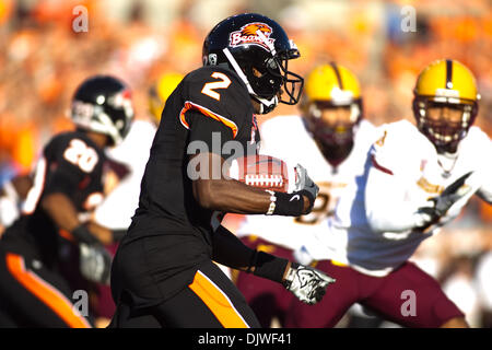 Le 2 octobre 2010 - Corvallis, Oregon, United States of America - Oregon State Beavers wide receiver Markus Wheaton (2) exécute la balle. L'OSU défait 31-28 à l'état de l'Arizona de Reser Stadium à Corvallis Oregon. (Crédit Image : © Jimmy Hickey/ZUMApress.com) Southcreek/mondial Banque D'Images