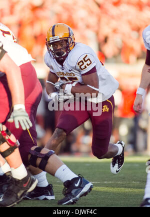 Le 2 octobre 2010 - Corvallis, Oregon, United States of America - Arizona State Sun Devils d'utiliser de nouveau Deantre Lewis (25) exécute la balle. L'OSU défait 31-28 à l'état de l'Arizona de Reser Stadium à Corvallis Oregon. (Crédit Image : © Jimmy Hickey/ZUMApress.com) Southcreek/mondial Banque D'Images