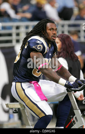 03 octobre, 2010 - Saint Louis, Missouri, United States of America - Saint Louis Rams Running Back Steven Jackson (# 39) au cours d'un match entre le Saint Louis Rams et les Seahawks de Seattle à l'Edward Jones Dome à Saint Louis, Missouri. Les Béliers défait Seahawks 20-3. (Crédit Image : © Jimmy Simmons/ZUMApress.com) Southcreek/mondial Banque D'Images