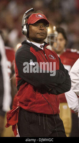 4 octobre 2010 - San Francisco, CA, USA - San Francisco 49ers vs Philadelphia Eagles à Candlestick Park Dimanche, 10 octobre 2010. L'entraîneur-chef Mike Singletary..49ers séparément pour les aigles 27 24. (Crédit Image : © Al/ZUMApress.com) Golub Banque D'Images