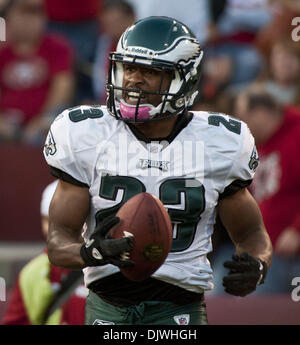 4 octobre 2010 - San Francisco, CA, USA - San Francisco 49ers vs Philadelphia Eagles à Candlestick Park Dimanche, 10 octobre 2010. Philadelphia Eagles Dimitri évoluait Patterson # 23 Célébrer l'interception..49ers séparément pour les aigles 27 24. (Crédit Image : © Al/ZUMApress.com) Golub Banque D'Images