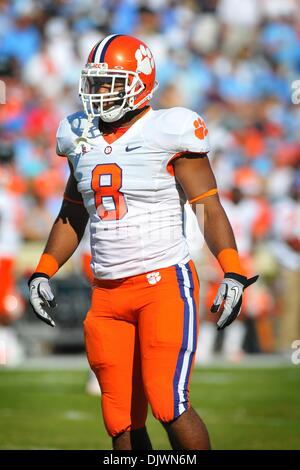9 octobre 2010 - Chapel Hill, North Carolina, United States of America - running back Clemson Jamie Harper (# 08) s'approche de la ligne.Caroline du Nord bat Clemson 21-16 au stade de Kenan à Chapel Hill en Caroline du Nord. (Crédit Image : © Anthony Barham/global/ZUMApress.com) Southcreek Banque D'Images