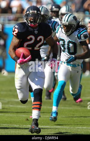 10 octobre, 2010 ; Chicago Bears running back Matt Forte (22) chefs d'un touché à la Bank of America Stadium à Charlotte, NC. Chicago bat les Panthers 23-6..Jim Dedmon/CSM(Image Crédit : © Jim Dedmon/Cal/ZUMApress.com) Media Sport Banque D'Images