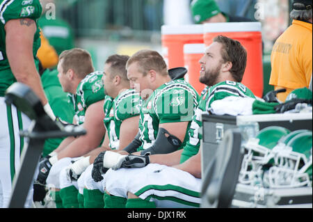 17 octobre 2010 - Regina, Saskatchewan, Canada - Les Roughriders de la Saskatchewan au cours de l'audience aux Stampeders de Calgary RoughrIders de la Saskatchewan au jeu Mosaic Stadium à Regina. Les Stampeders de Calgary a défait les Roughriders de la Saskatchewan 34-26. (Crédit Image : © Derek Mortensen/ZUMApress.com) Southcreek/mondial Banque D'Images