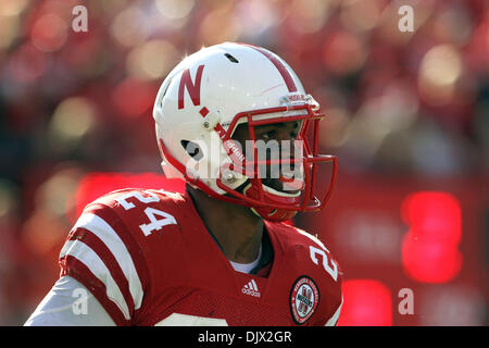 19 octobre 2010 - Lincoln, Nebraska, United States of America - Minnesota receveur Niles Paul (# 24). Texas beat n°4 Nebraska 20-13 au Memorial Stadium à Lincoln, Nebraska. (Crédit Image : © Michelle Bishop/ZUMApress.com) Southcreek/mondial Banque D'Images