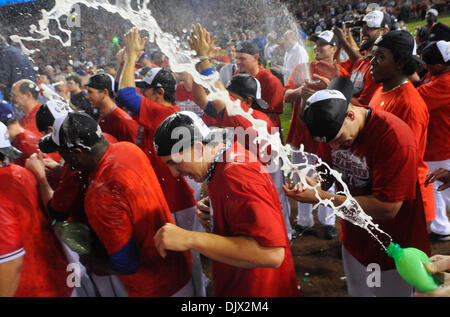 22 octobre 2010 - Arlington, Texas, USA - 10/22/2010. Texas Rangers célébrer leur série de championnat de la ligue américaine contre les Yankees de New York. Les Yankees de New York ont joué les Texas Rangers dans le sixième match de la série de championnat de la ligue américaine au Rangers Ballpark in Arlington, Texas. Les Texas Rangers a défait les Yankees ont gagné la série 4 victoires à 2. (Crédit Image : © ZUMA Ral Banque D'Images