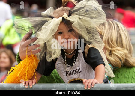 Le 23 octobre 2010 - Columbus, Ohio, États-Unis d'Amérique - un jeune fan de Purdue avant le match entre # 10 et l'état de l'Ohio Ohio Stadium à Purdue, Columbus, OH. Ohio State au niveau du semestre 42-0. (Crédit Image : © Scott Stuart/ZUMApress.com) Southcreek/mondial Banque D'Images