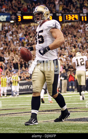 Oct 24, 2010 : New Orleans Saints tight end David Thomas (85) célèbre un touché au cours d'action de jeu entre les New Orleans Saints et les Cleveland Browns au Louisiana Superdome à la Nouvelle Orléans, Louisiane. Browns gagner 30-17. (Crédit Image : © Donald Page/global/ZUMApress.com) Southcreek Banque D'Images