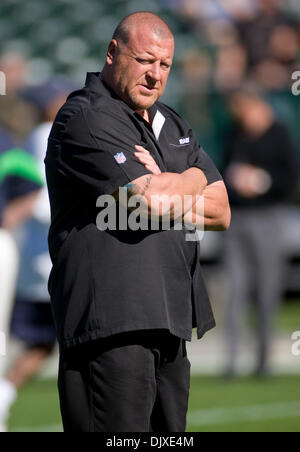 31 octobre 2010 - Oakland, Californie, États-Unis - Oakland Raiders l'entraîneur-chef Tom câble. (Crédit Image : © William Mancebo/ZUMApress.com) Banque D'Images