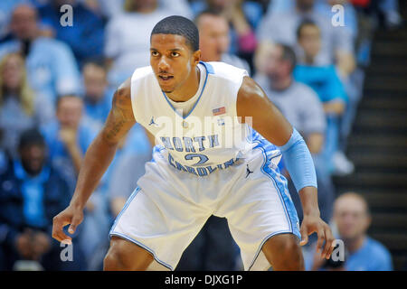 Le 5 novembre 2010 - Chapel Hill, North Carolina, United States of America - North Carolina guard Leslie McDonald (# 2) est défini au cours de la première moitié d'action.Caroline du Nord défait Barton College 108-67 au centre Dean Smith dans la région de Chapel Hill en Caroline du Nord. (Crédit Image : © Anthony Barham/global/ZUMApress.com) Southcreek Banque D'Images