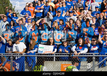 6 novembre 2010 - Boise, Idaho, United States of America - Boise State section des élèves pendant la seconde moitié d'encouragement comme action # 2 Boise State a battu Indiana 42-7 dans Bronco Stadium. (Crédit Image : © Stanley Brewster/global/ZUMApress.com) Southcreek Banque D'Images