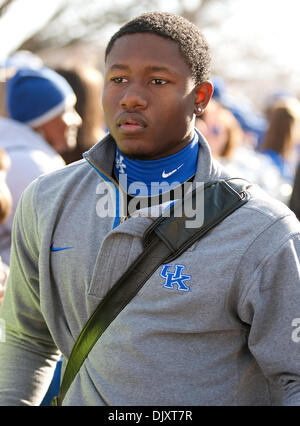 13 novembre 2010 - Lexington, Kentucky, États-Unis d'Amérique - New York les joueurs accueillent les fans pendant les joueurs à pied avant leur jeu avec Vanderbilt de stade du Commonwealth. Les Wildcats remportent 38 à 20. (Crédit Image : © Wayne/Litmer ZUMApress.com) Southcreek/mondial Banque D'Images