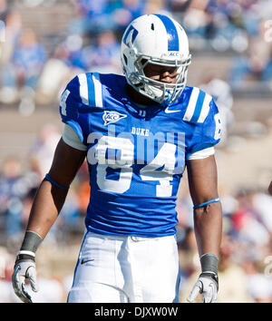 13 novembre 2010 - Durham, Caroline du Nord, États-Unis d'Amérique - Duke Blue Devils défensive fin Kenny Anunike (84). Boston College bat Duc 21-16 à Wallace Wade Stadium (crédit Image : © Mark Abbott Global/ZUMApress.com)/Southcreek Banque D'Images