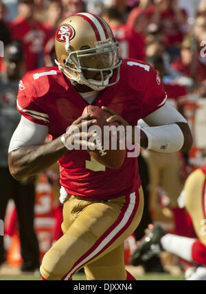 14 novembre 2010 - San Francisco, CA, USA - San Francisco 49ers vs St Louis Rams à Candlestick Park Dimanche, 14 novembre 2010. San Francisco 49ers quarterback Troy Smith # 1.. 49ers beat Rams en 23-20 heures supplémentaires (crédit Image : © Al/ZUMApress.com) Golub Banque D'Images