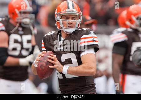 14 novembre 2010 - Cleveland, Ohio, United States of America - Cleveland Browns quarterback Colt McCoy (12) avant le match contre les Jets de New York a joué au stade Cleveland Browns à Cleveland (Ohio). (Crédit Image : © Frank Jansky/global/ZUMApress.com) Southcreek Banque D'Images