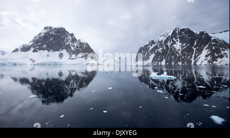 Entrée de Canal Lemaire dans l'Antarctique Banque D'Images