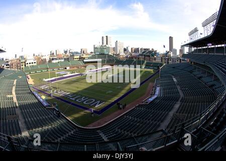 20 novembre 2010 - Chicago, Illinois, États-Unis d'Amérique - à l'intérieur de Wrigley Field avant le début de la NCAA football match entre l'Illinois Fighting Illini et le nord-ouest les Wildcats à Wrigley Field de Chicago, IL. (Crédit Image : © Geoffrey Siehr/ZUMAPRESS.com) Southcreek/mondial Banque D'Images