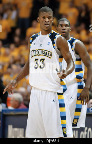 20 novembre 2010 - Milwaukee, Wisconsin, États-Unis d'Amérique - Marquette avant Jimmy Butler (33) pendant le jeu entre le Marquette Golden Eagles et le Dakota du Sud les coyotes au Bradley Center de Milwaukee, WI. Marquette a défait le Dakota du Sud 82-69. (Crédit Image : © John Rowland/ZUMAPRESS.com) Southcreek/mondial Banque D'Images