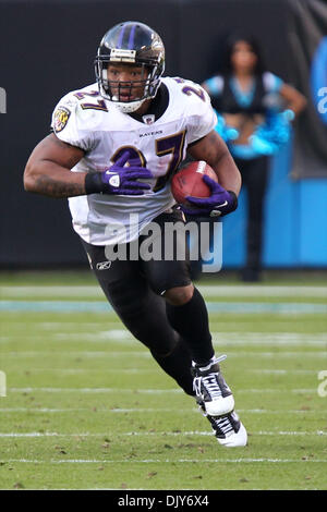 21 novembre, 2010 ; Baltimore Ravens Ray Rice running back (27) au stade Bank of America à Charlotte, NC. Score final est de Baltimore 37- Carolina 13. . Jim Dedmon/CSM(Image Crédit : © Jim Dedmon/Cal/ZUMAPRESS.com) Media Sport Banque D'Images