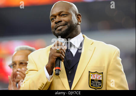 Le 21 novembre 2010 - Arlington, Texas, United States of America - Les Cowboys Hall of Fame Ring présentation à la NFL's tous les temps principaux rusher et ancien Dallas Cowboy Emmitt Smith. Detroit Lions mènent les Dallas Cowboys 10-7 au Cowboys Stadium à Arlington, au Texas. (Crédit Image : © Steven Leija/global/ZUMAPRESS.com) Southcreek Banque D'Images