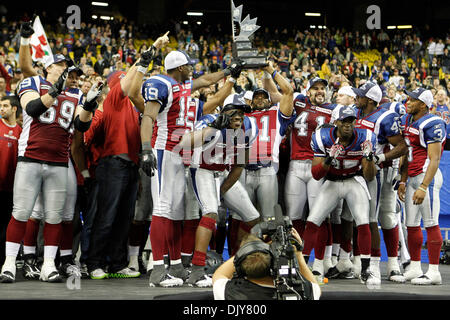 Le 21 novembre 2010 - Montréal, Québec, Canada - Trophée cérémonie après la LCF finale de l'est match entre les Argonauts de Toronto et les Alouettes de Montréal au Stade Olympique. Montréal a gagné 48-17 (crédit Image : © Philippe Champoux/ZUMAPRESS.com) Southcreek/mondial Banque D'Images